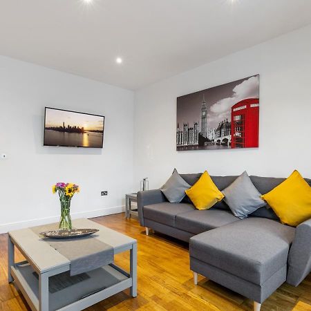 Two Bed Flat In Bush Hill Park Apartment เอนฟิลด์ ภายนอก รูปภาพ