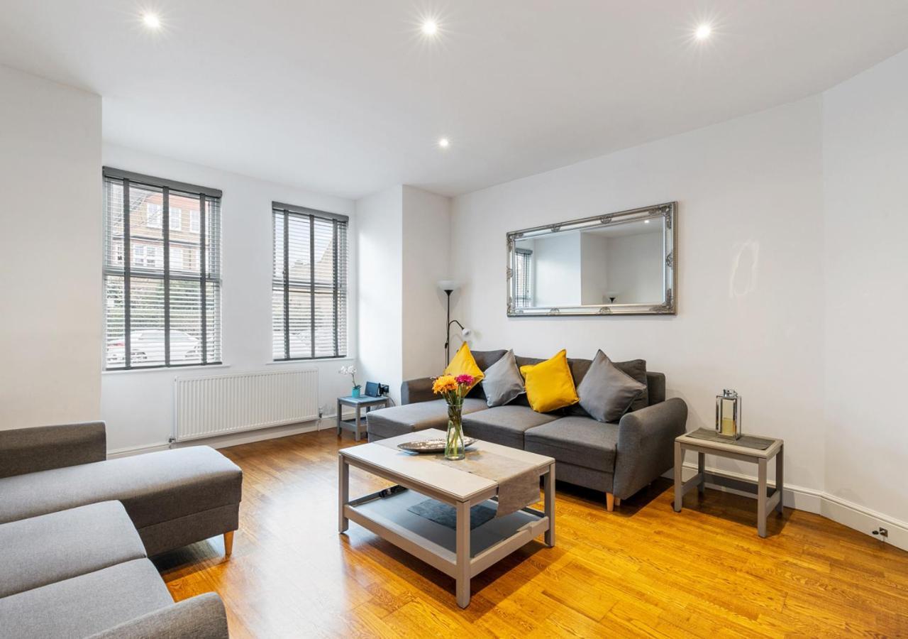Two Bed Flat In Bush Hill Park Apartment เอนฟิลด์ ภายนอก รูปภาพ