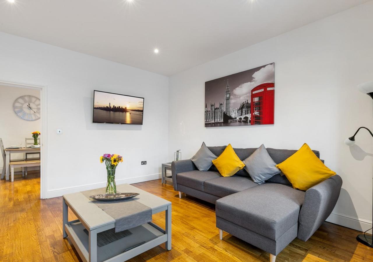 Two Bed Flat In Bush Hill Park Apartment เอนฟิลด์ ภายนอก รูปภาพ