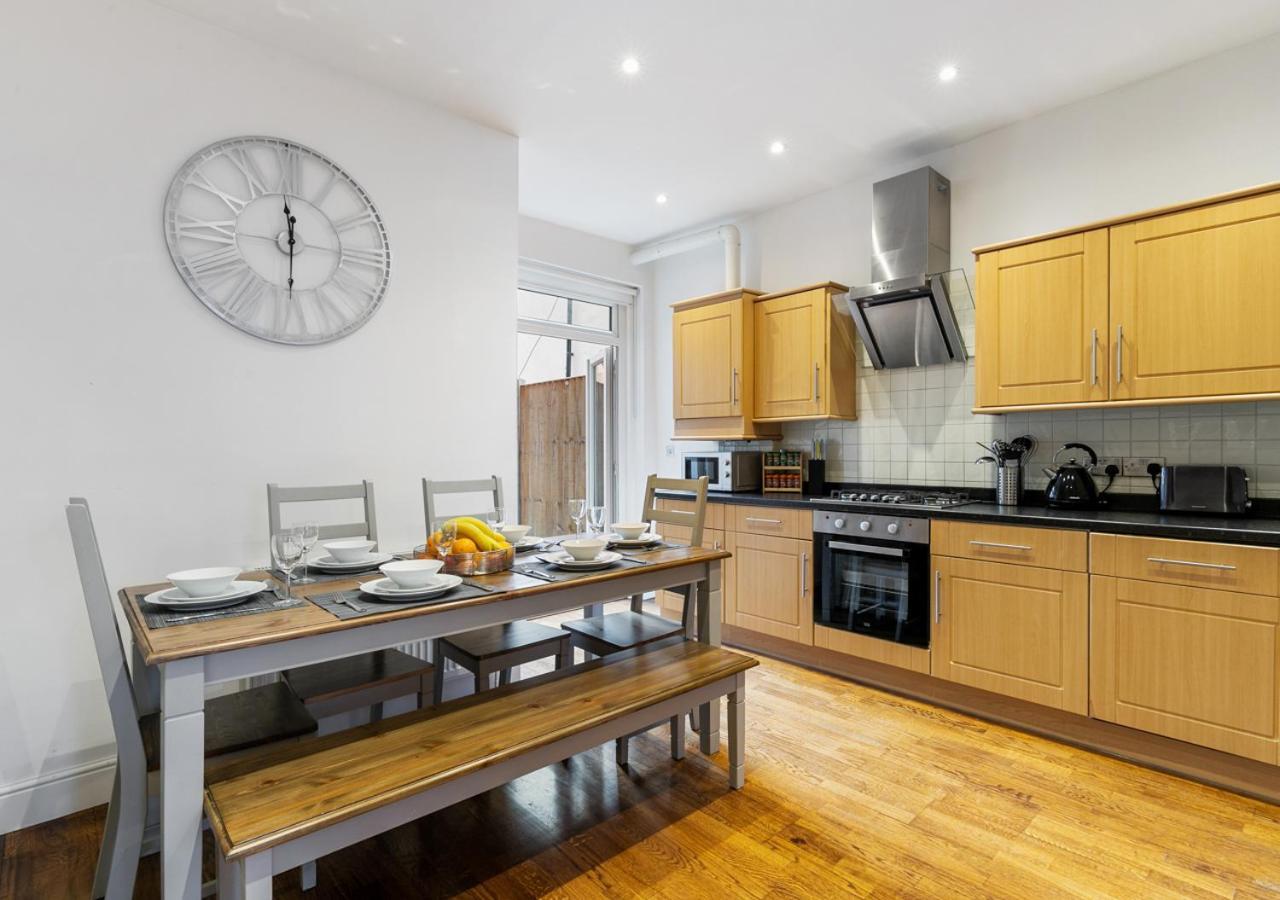 Two Bed Flat In Bush Hill Park Apartment เอนฟิลด์ ภายนอก รูปภาพ