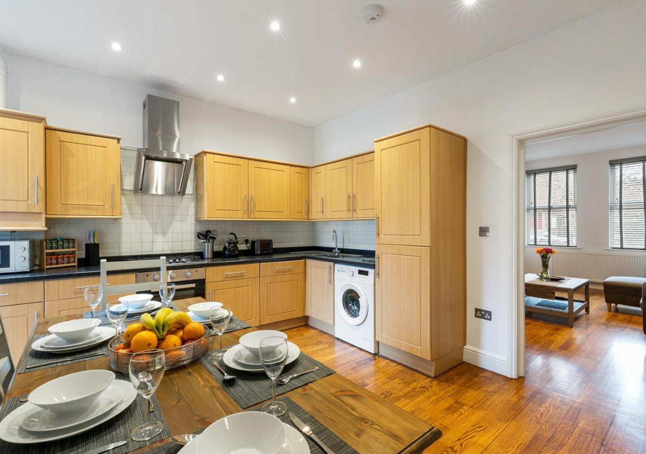 Two Bed Flat In Bush Hill Park Apartment เอนฟิลด์ ภายนอก รูปภาพ