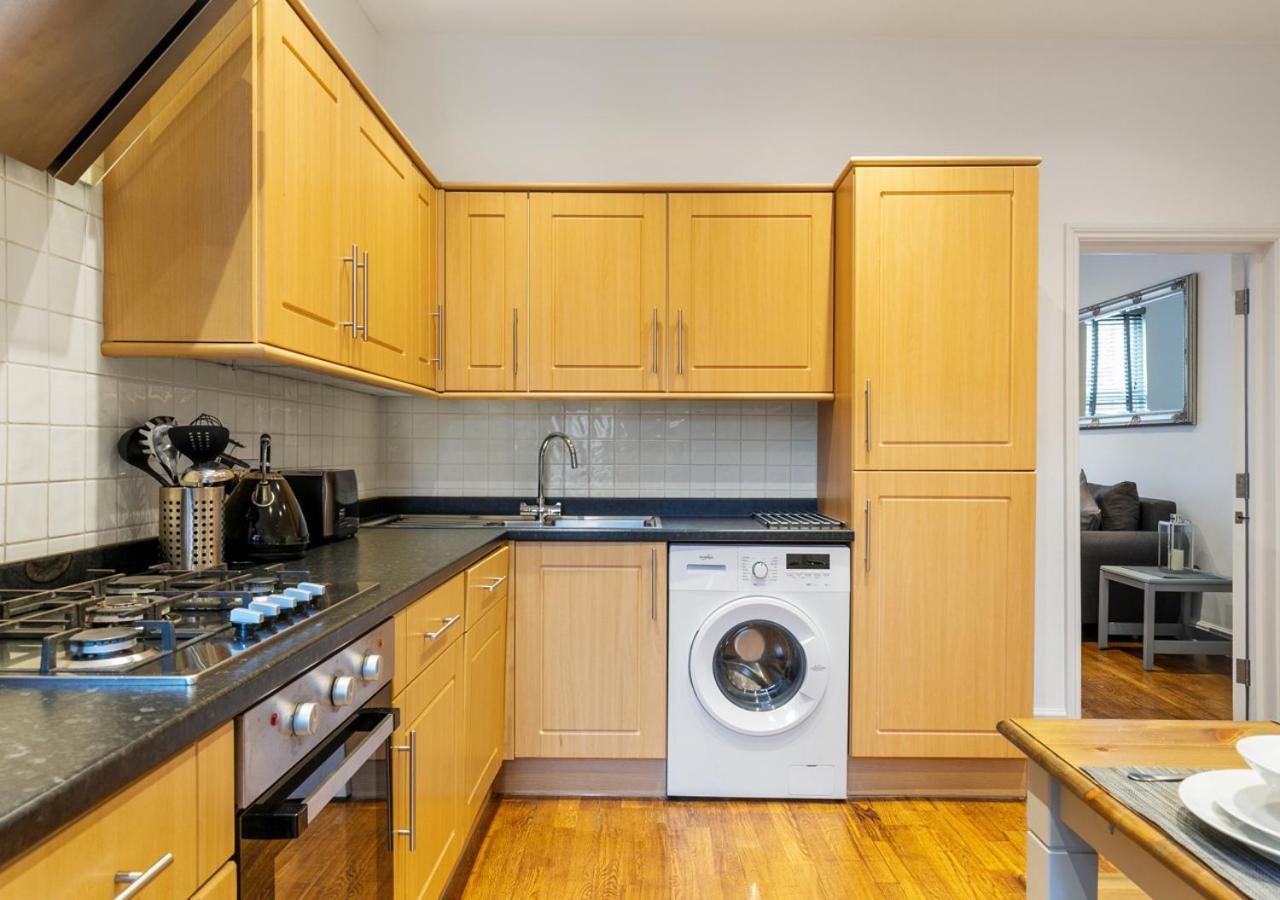 Two Bed Flat In Bush Hill Park Apartment เอนฟิลด์ ภายนอก รูปภาพ