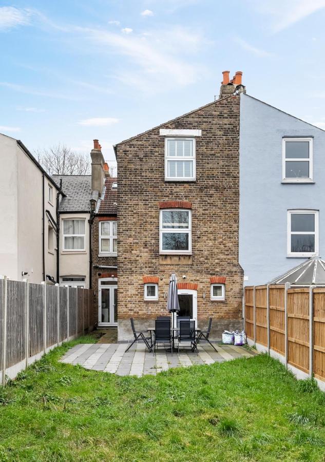 Two Bed Flat In Bush Hill Park Apartment เอนฟิลด์ ภายนอก รูปภาพ