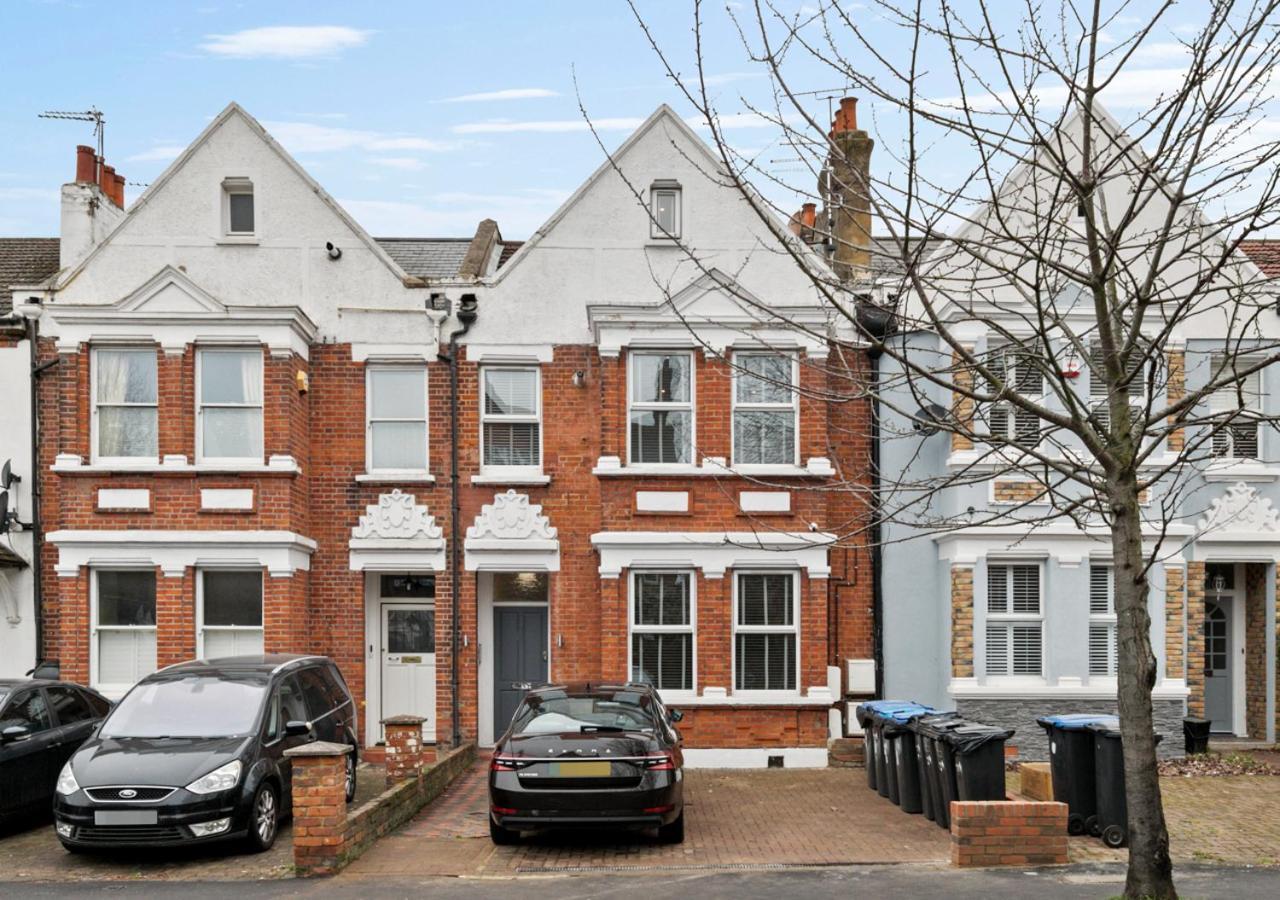 Two Bed Flat In Bush Hill Park Apartment เอนฟิลด์ ภายนอก รูปภาพ