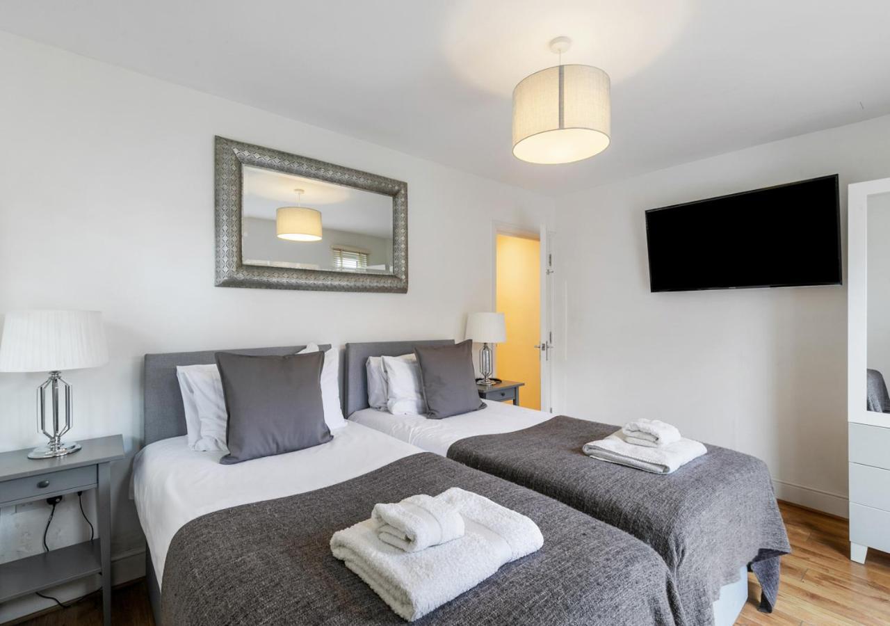 Two Bed Flat In Bush Hill Park Apartment เอนฟิลด์ ภายนอก รูปภาพ